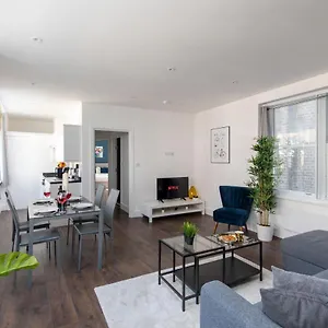 homely-central-london-liverpool-street-apartments.cambridgehotelsuk.com/